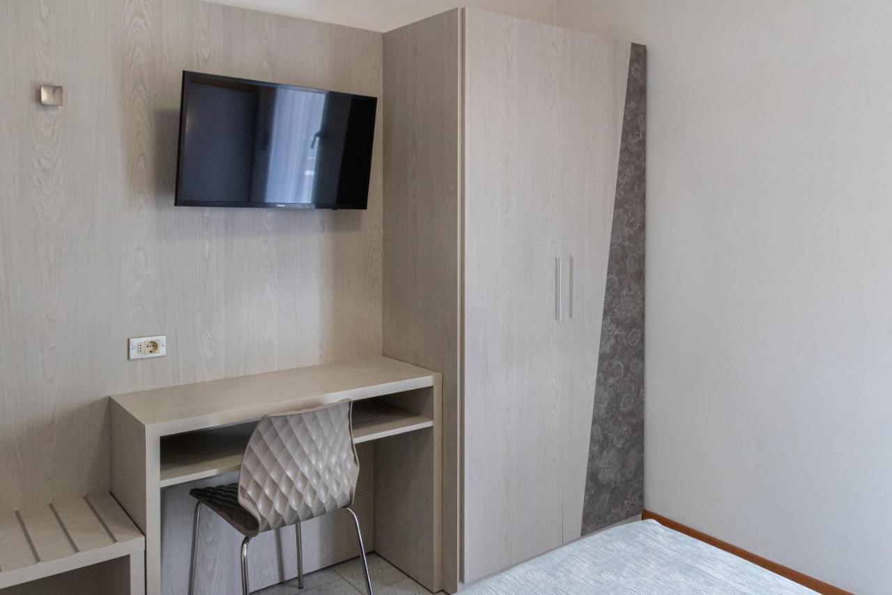 Hotel Boston Cesenatico Luaran gambar